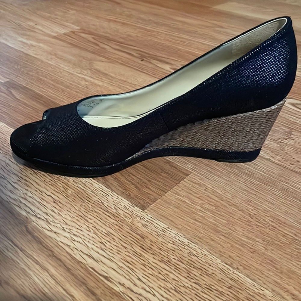 Black shiny heels from naturalizer